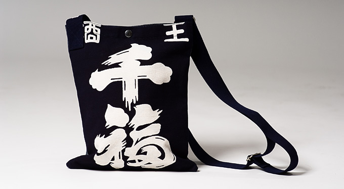 aoyama.se - produktfotografering av v&auml;skor