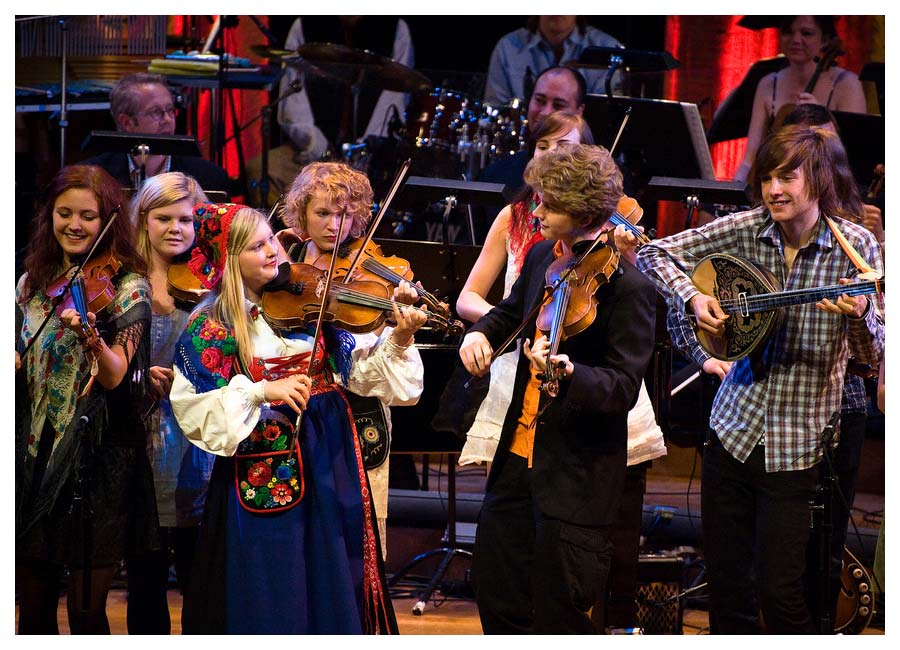 Orkestern Gr&auml;nsl&ouml;st spelade p&aring; Litteraturpriset till Astrid Lindgrens Minne 2009