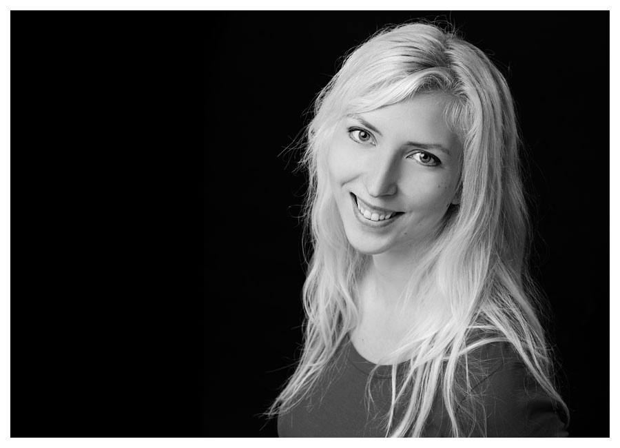Portr&auml;ttfotografering, f&ouml;rfattarportr&auml;tt Hedvig Andersson. Fotograf Stefan Tell