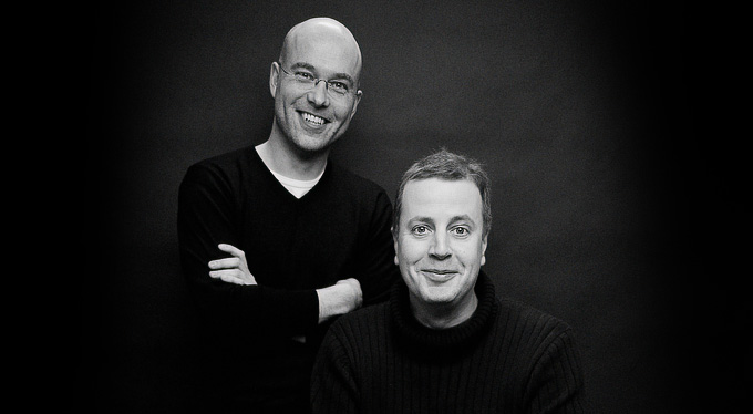 Calle Marthin & Jonathan Lindstr&ouml;m, portr&auml;ttfoto f&ouml;r Bonnier Carlsen
