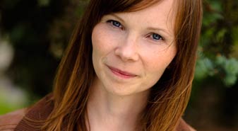 Ann-Helen Laestadius - porträttfotografering i fotostudio för pressbild/författarporträtt till bokförlag Ann-Helen Laestadius - porträttfotografering i fotostudio för pressbild/författarporträtt till bokförlag