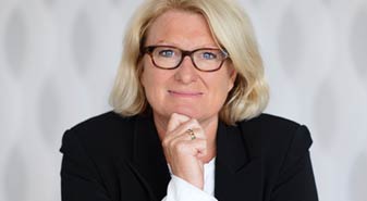 Pia Gideon, styrelseproffs. Porträttfotografering till tidningsomslag. Fotograf Stefan Tell Pia Gideon, styrelseproffs. Porträttfotografering till tidningsomslag. Fotograf Stefan Tell