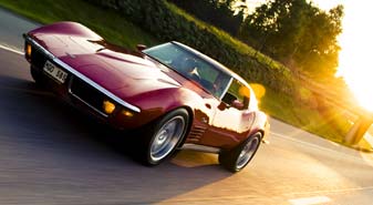 Bilfotografering med muskelbilar i miljö. Reklamfoto och reportage för bilvårdskedja Bilfotografering med muskelbilar i miljö. Reklamfoto och reportage för bilvårdskedja