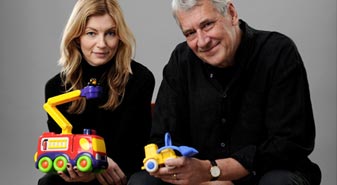 Barnboksf&ouml;rfattaren Ulf Nilsson & illustrat&ouml;r Sarah Sheppard. Portr&auml;ttfotografering till bokf&ouml;rlag